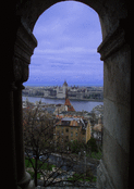 Cloître sur le fleuve à Budapest